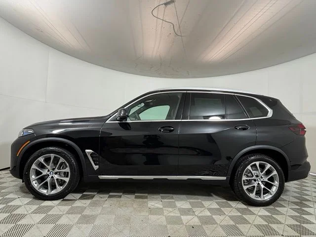 New 2026 Black BMW xDrive40i image 4