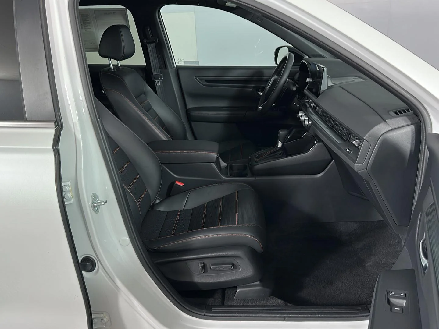 Used 2024 Platinum White Pearl Honda Sport-L image 31