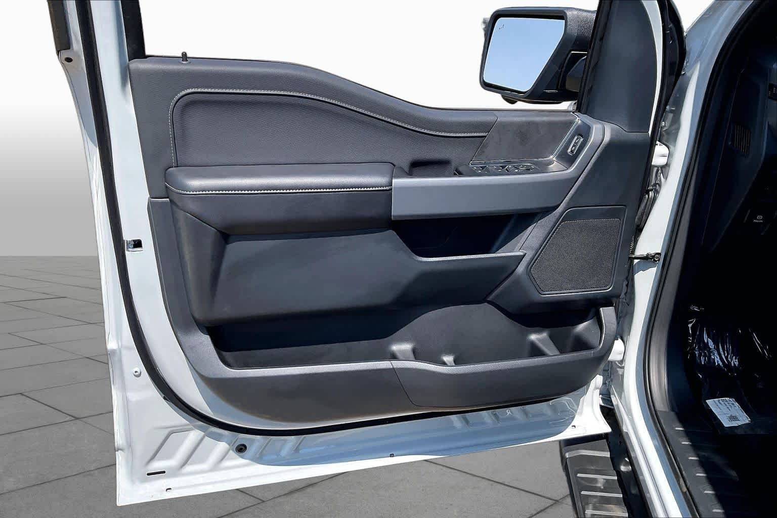 New 2026 Avalanche Ford XLT image 10
