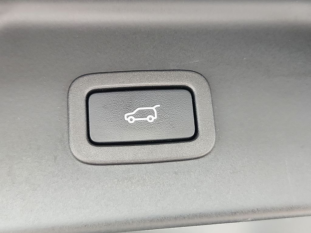Used 2016 Fuji White Land Rover 3.0L V6 Supercharged HSE image 31