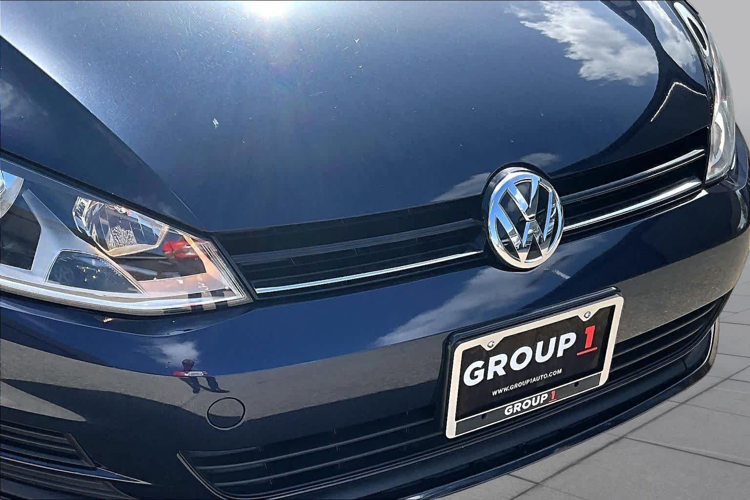 Used 2017 Night Blue Metallic Volkswagen S image 29