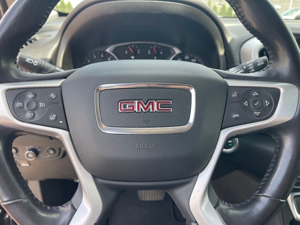 Used 2022 Ebony Twilight Metallic GMC SLT image 15