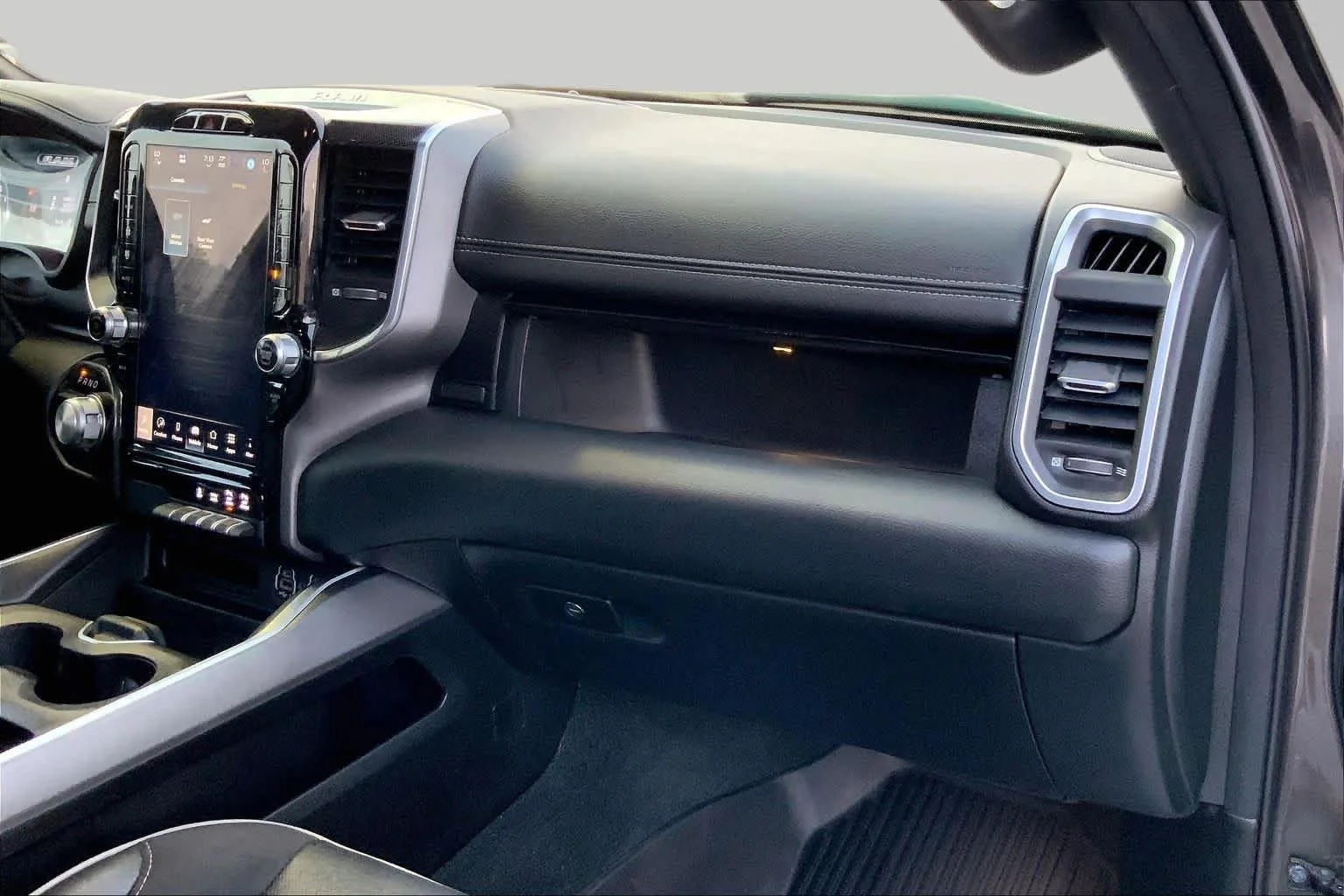 Used 2022 Granite Crystal Metallic Clearcoat Ram Laramie image 16