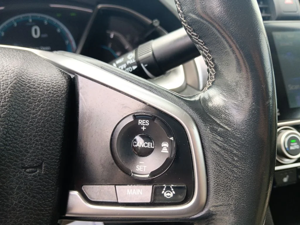 Used 2017 White Honda Touring image 17