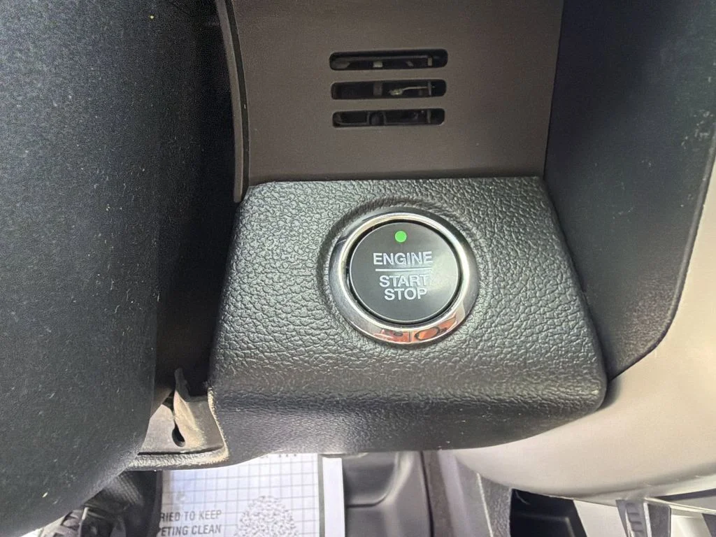 Used 2019 White Platinum Clearcoat Metallic Ford Lariat image 31