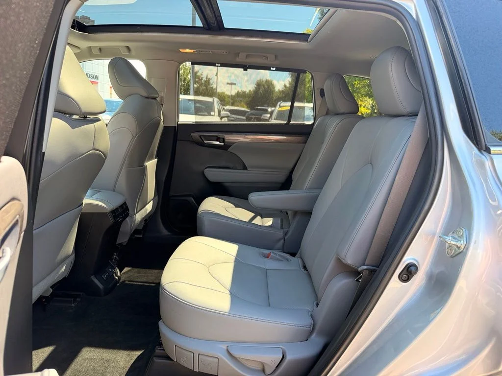 Used 2023 Silver Toyota Platinum image 17
