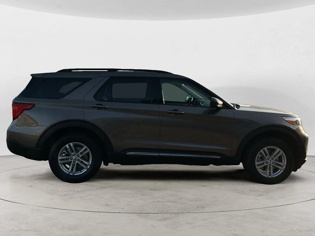 Used 2021 Gray Ford XLT image 4