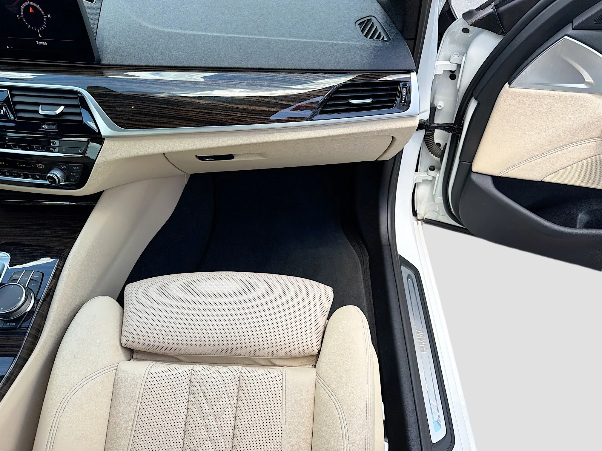 Used 2023 Alpine White BMW 530i image 17