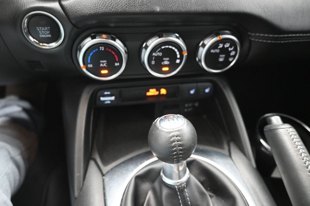 Used 2023 Beige Mazda Grand Touring image 4