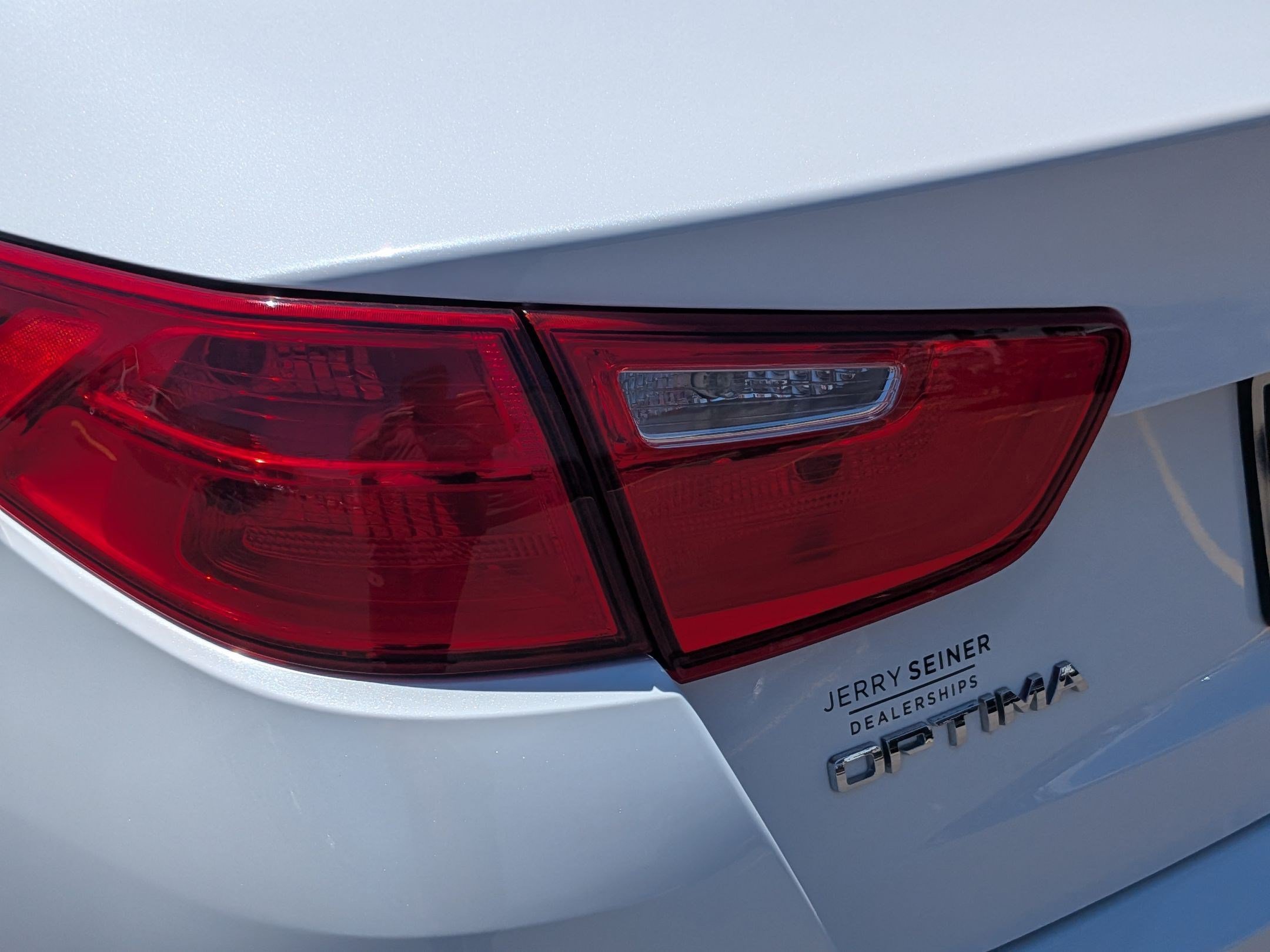 Used 2014 Snow White Pearl Kia EX image 11