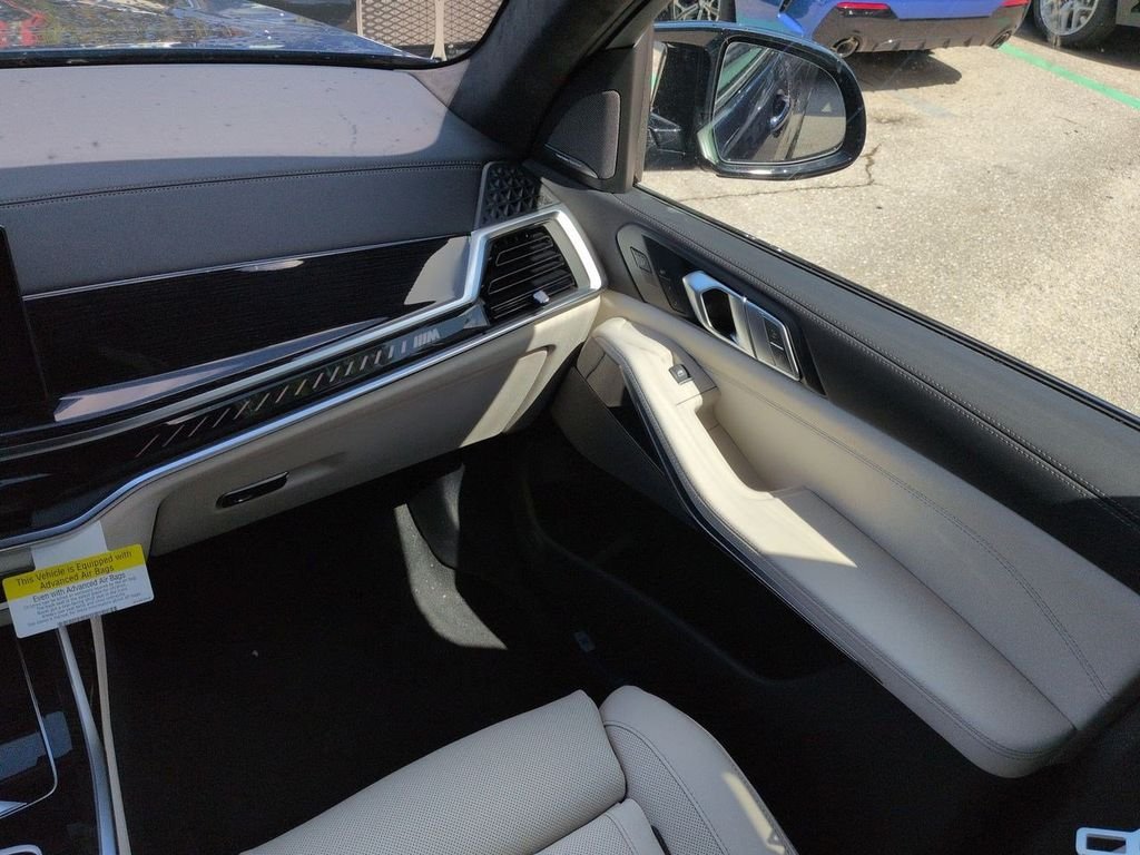 New 2027 Tanzanite Blue II Metallic BMW M60i image 17