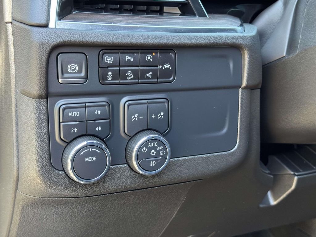 Used 2025 Black Chevrolet Z71 image 10