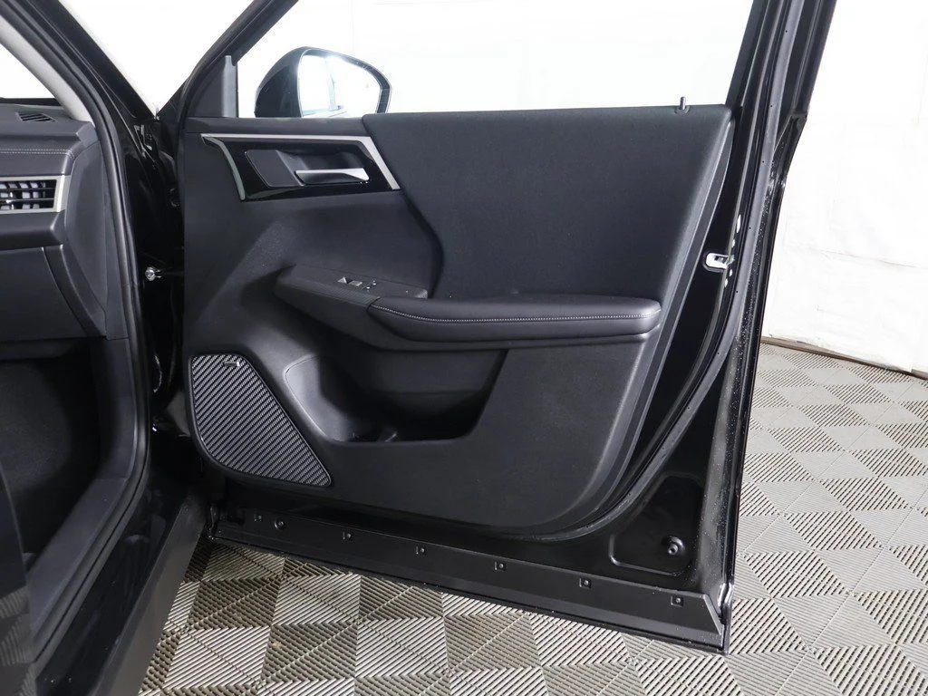 New 2026 Black Mitsubishi ES image 25