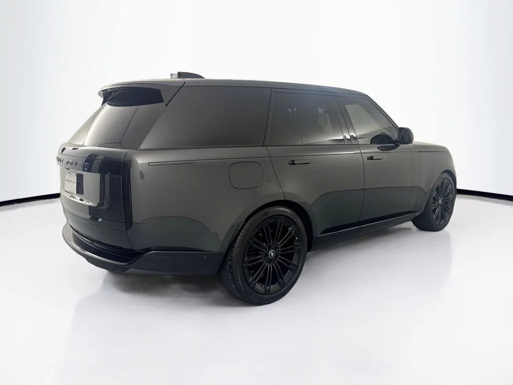Used 2025 Gray Land Rover SE image 5