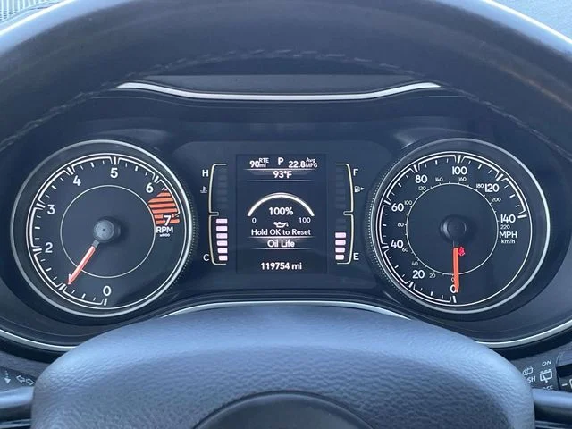Certified Used 2019 Diamond Black Jeep Latitude Plus image 18