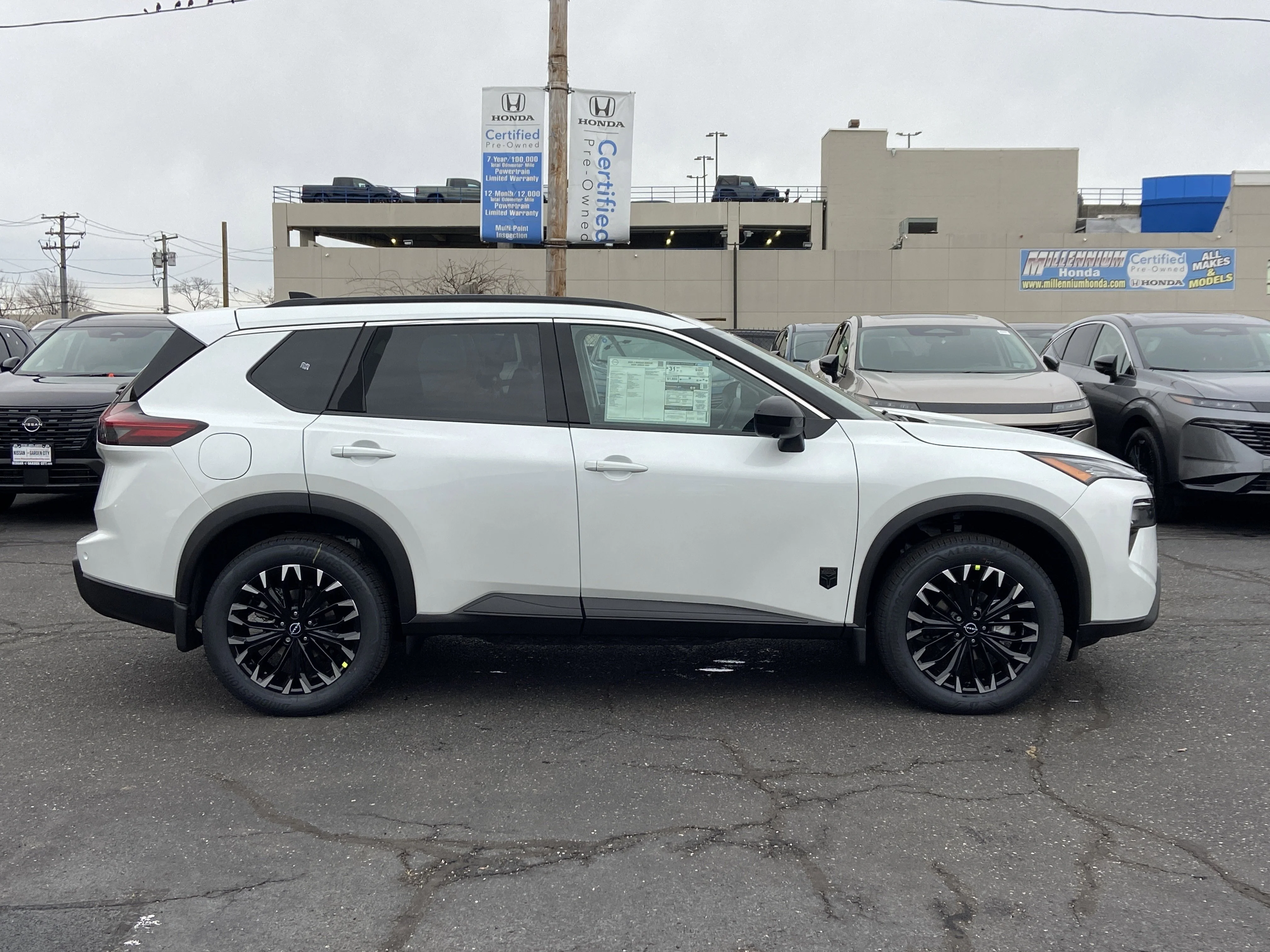 New 2026 Everest White Pearl Tricoat Nissan Dark Armor image 3