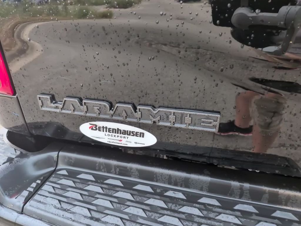 New 2026 Diamond Black Crystal Pearl-Coat Exterior Paint RAM Laramie image 7
