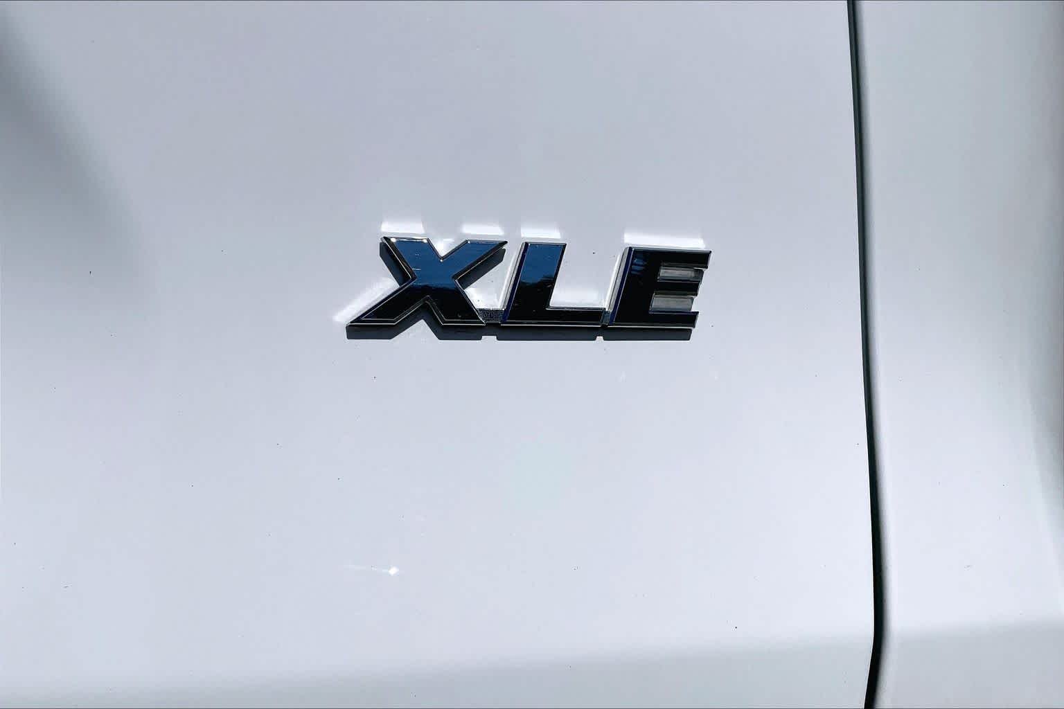 Used 2021 Super White Toyota XLE image 10