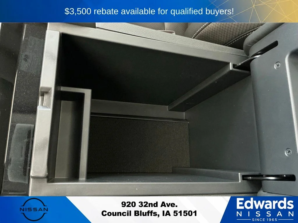 New 2026 Everest White Pearl TriCoat Nissan SL image 32