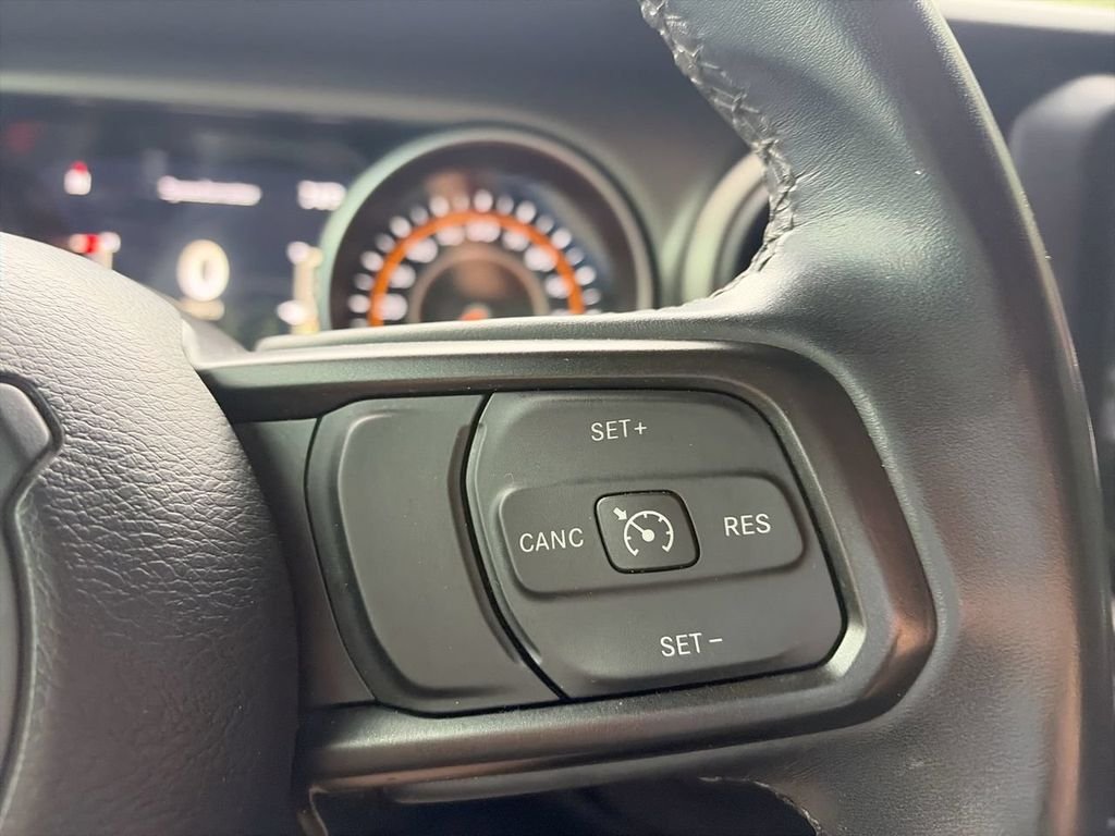 Used 2022 Red Jeep Texas Trail image 22