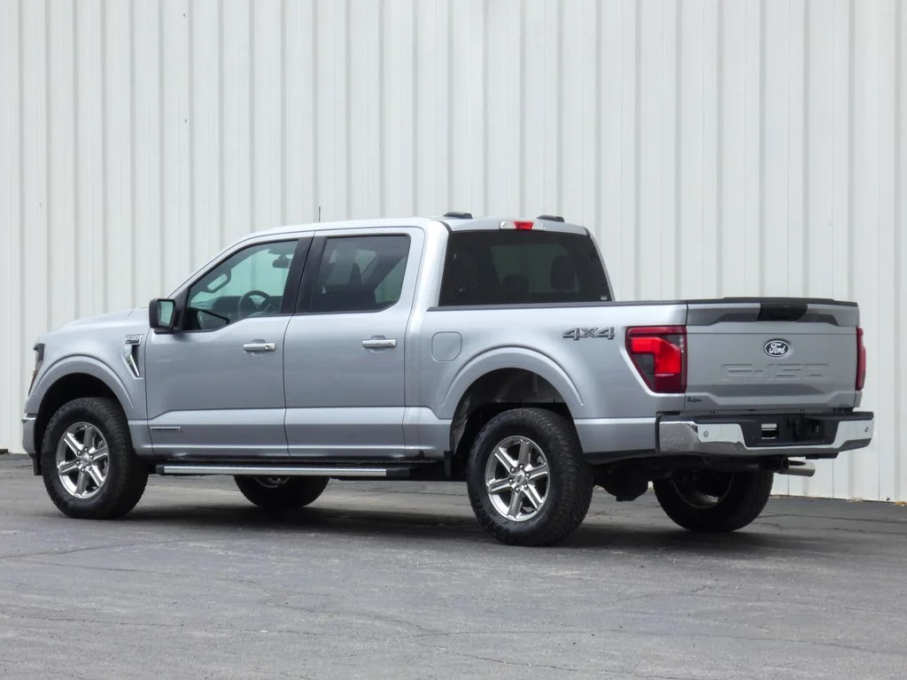 Used 2025 Silver Ford XLT image 35
