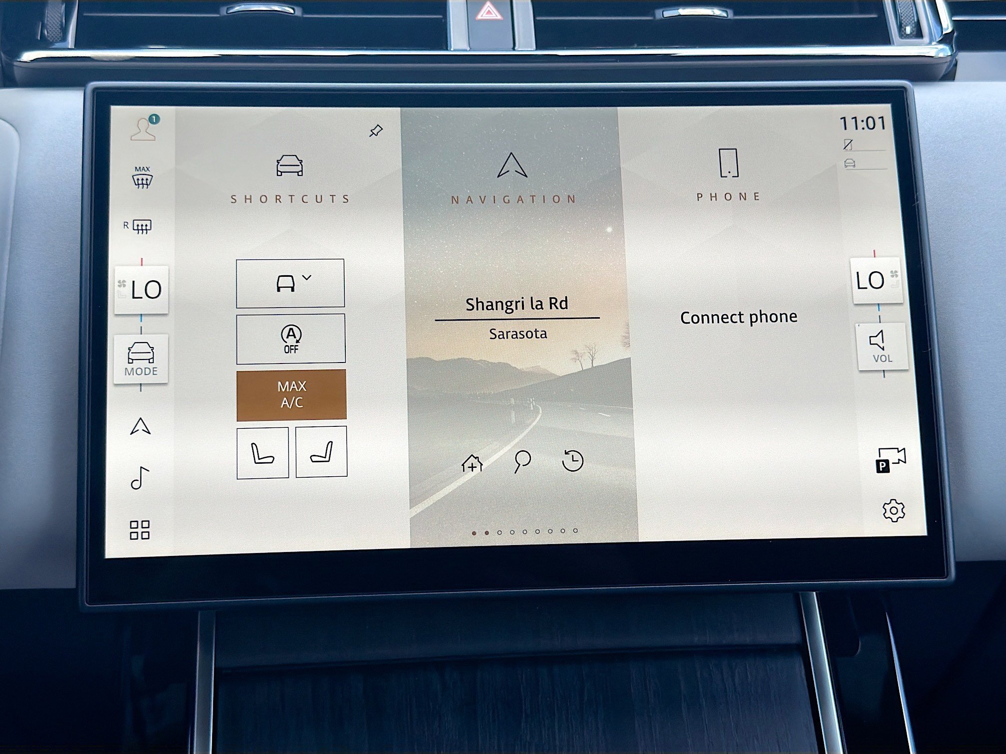 New 2026 Ostuni Pearl White Land Rover Belgravia Edition image 31