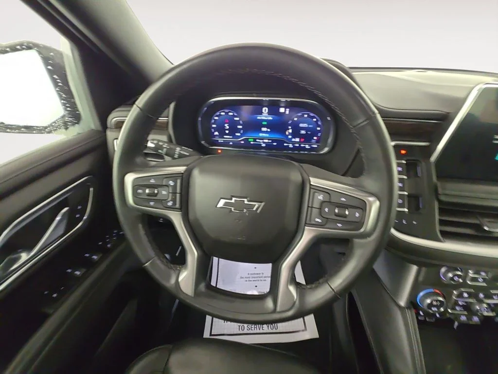 Used 2023 Gray Chevrolet Z71 image 12