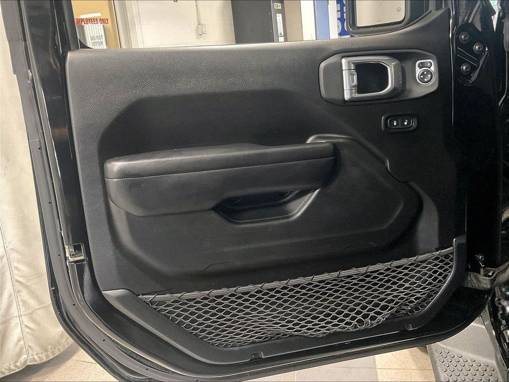Used 2021 Black Jeep Unlimited Sport Altitude image 9