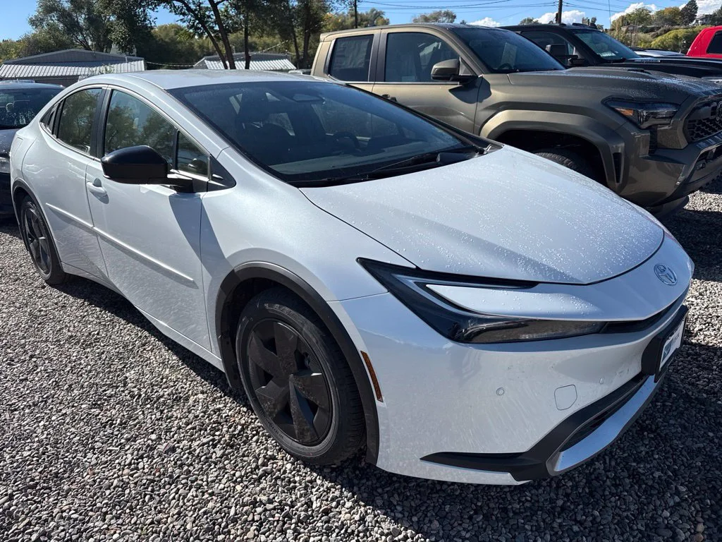 Used 2025 Pearl Toyota SE image 1