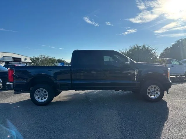 Used 2023 Blue Ford XLT image 4