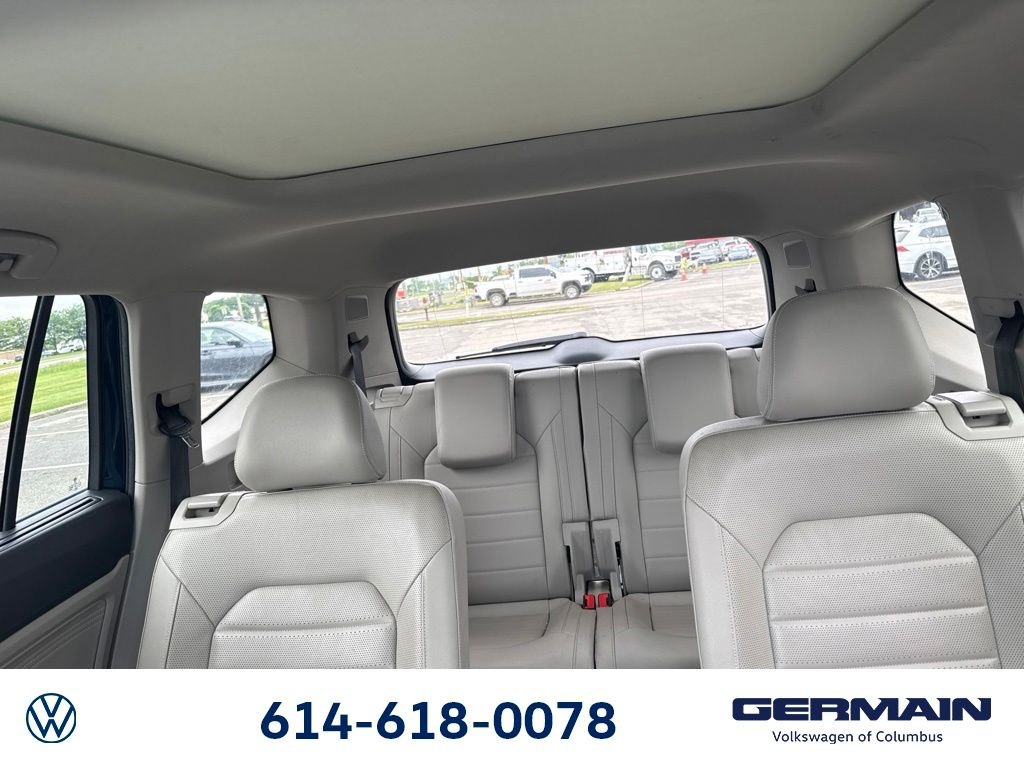 Used 2021 Blue Metallic Volkswagen 3.6L V6 SEL Premium R-Line image 28