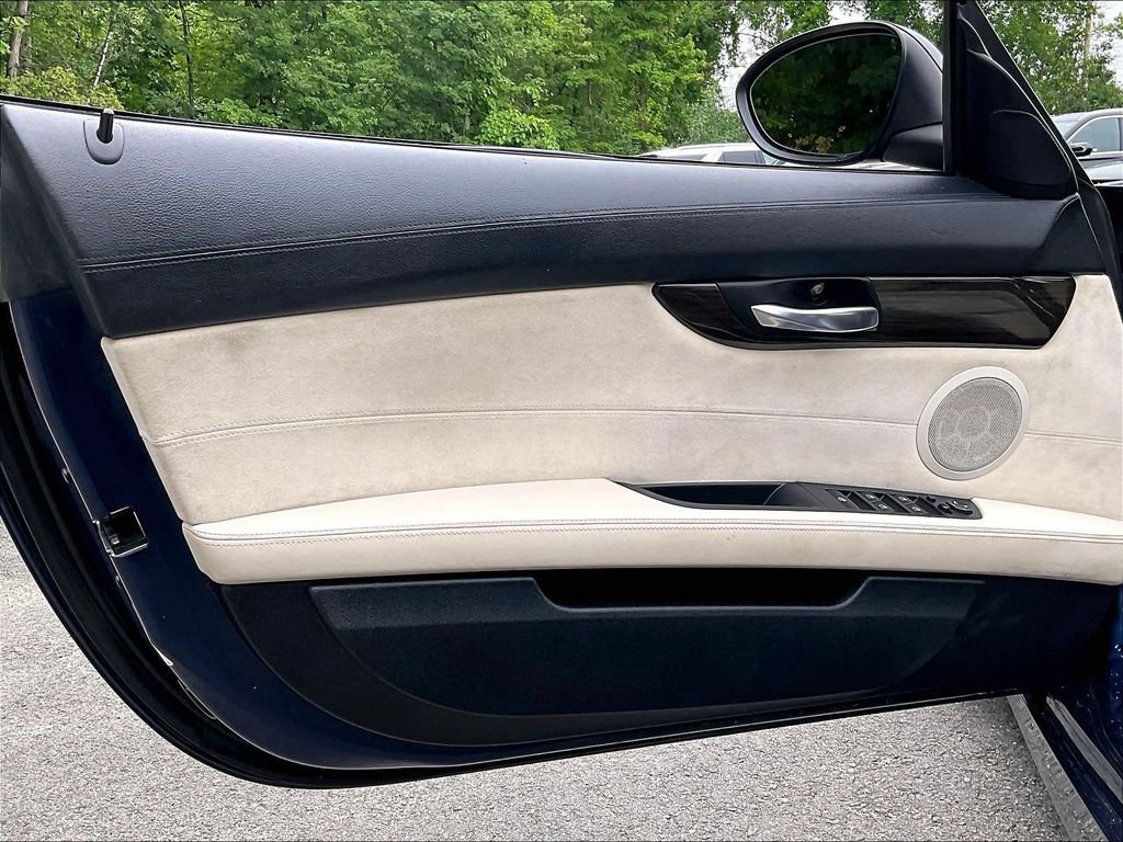 Used 2011 Blue BMW sDrive35i image 9