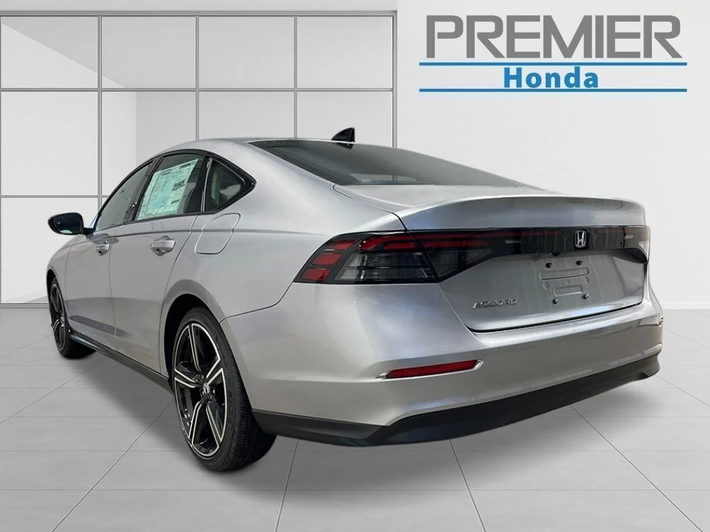 New 2026 Solar Silver Metallic Honda SE image 3