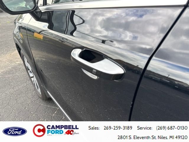 Used 2022 Black Kia SX image 27