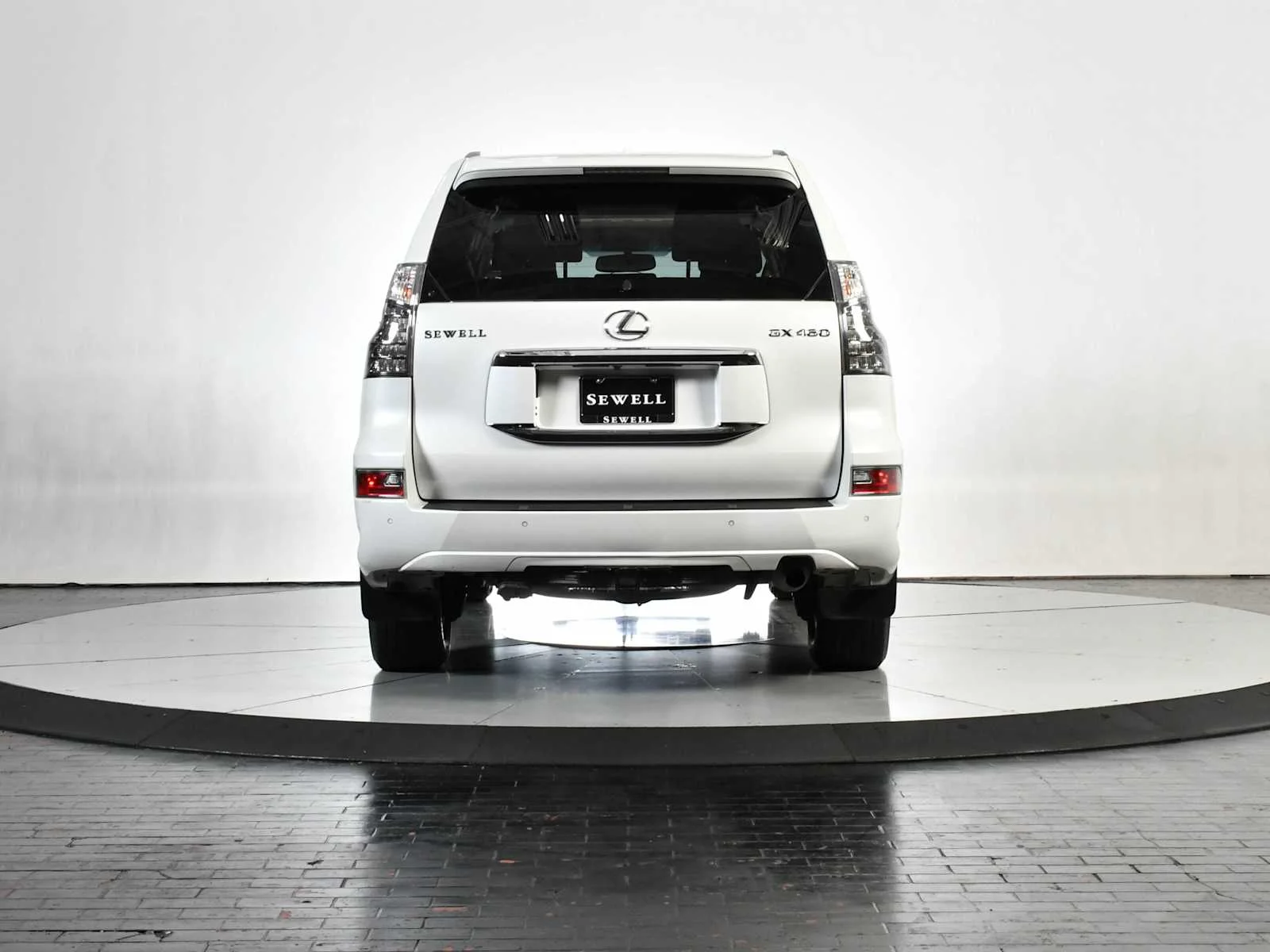 Used 2018 Starfire Pearl Lexus  image 5