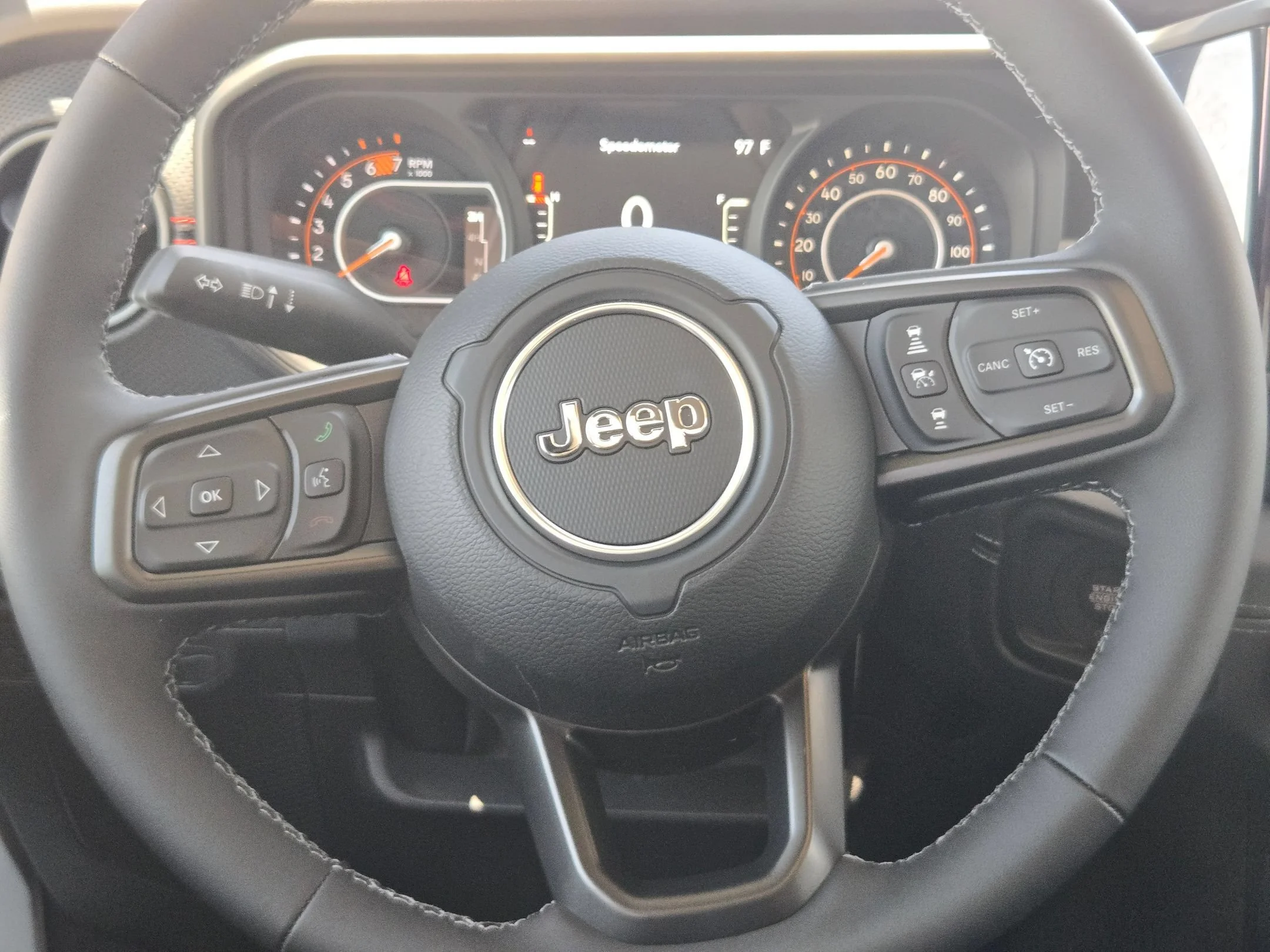 New 2026 Bright White Clear-Coat Exterior Paint Jeep Rubicon image 19