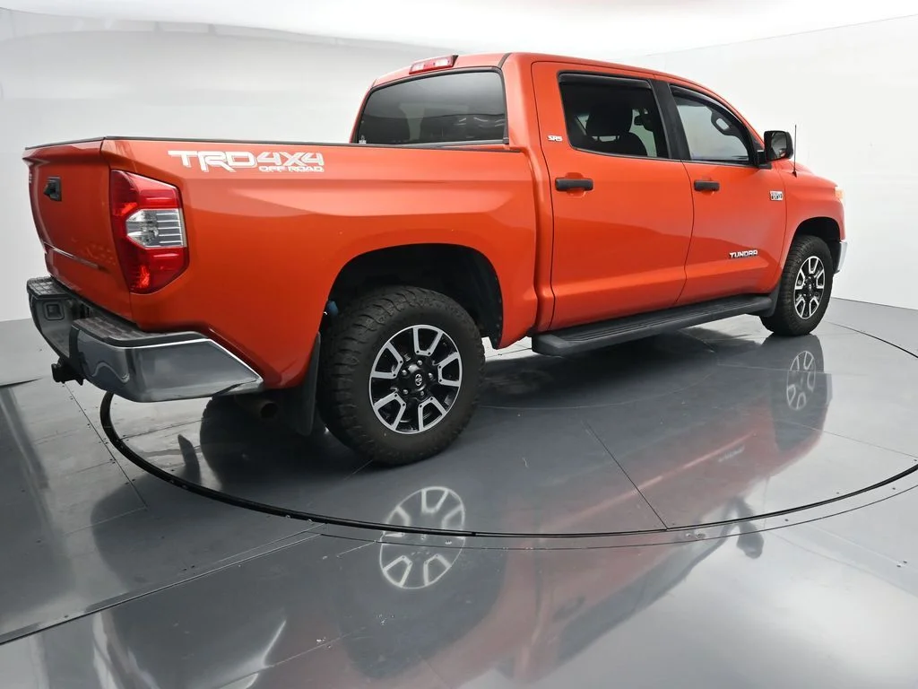 Used 2017 Red Toyota SR5 image 8