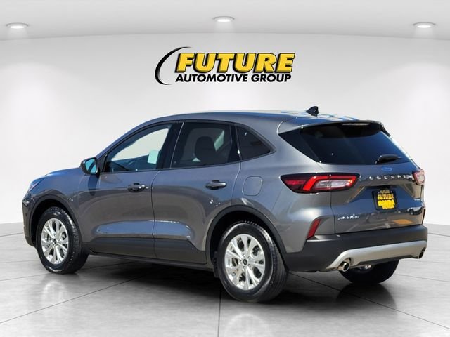 Used 2025 Gray Ford Active image 7