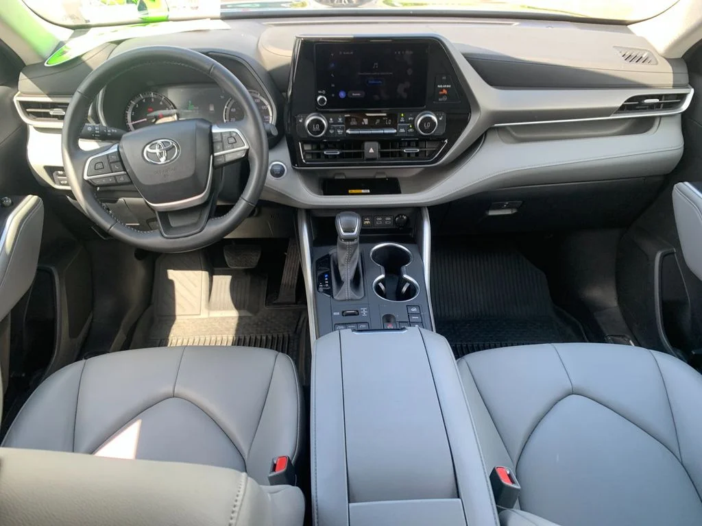 Used 2024  Toyota XLE image 16