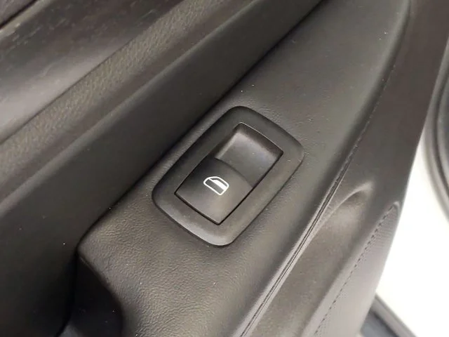 Used 2018 White Jeep Laredo E image 29