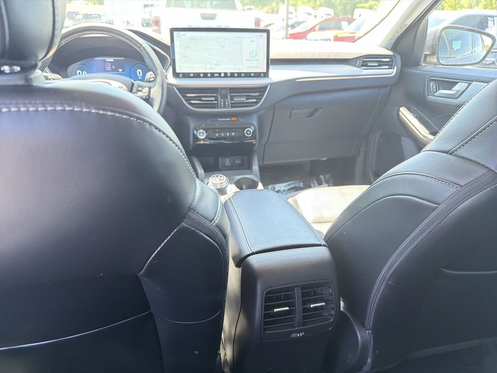 Used 2025  Ford Platinum image 27