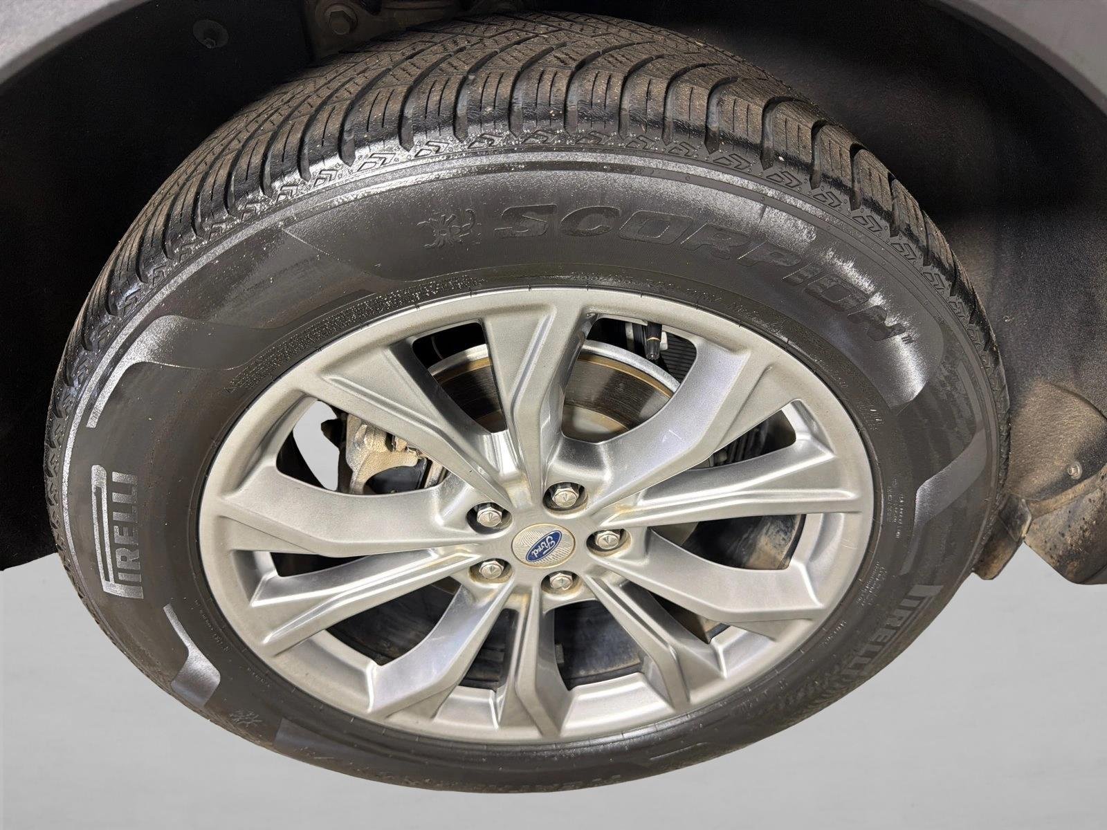 Used 2020 Silver Spruce Metallic Ford Limited image 18