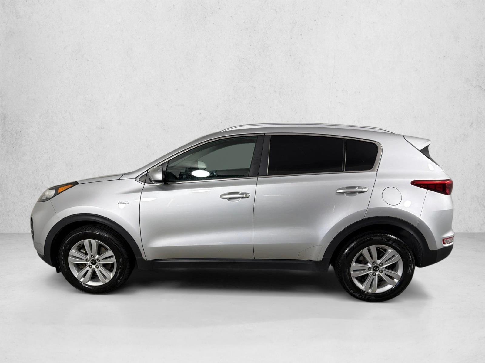 Used 2017 Sparkling Silver Kia LX image 6
