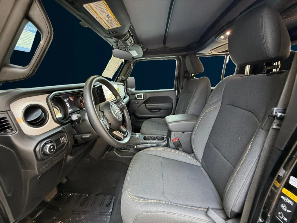 Used 2025 Black Jeep Nighthawk image 10