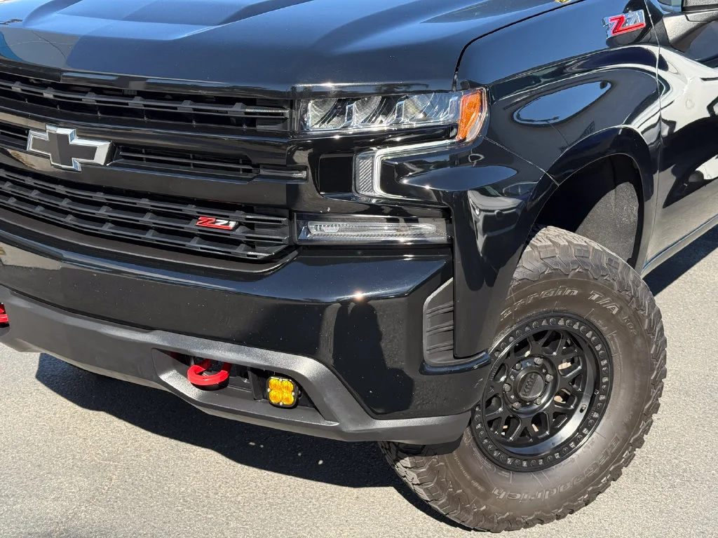 Used 2021 BLACK Chevrolet LT Trail Boss image 3