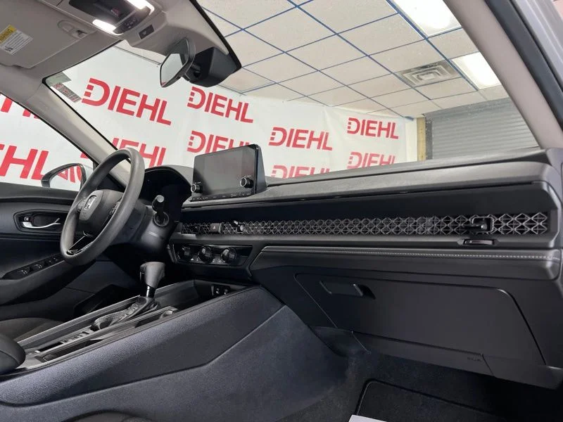 Used 2024  Honda LX image 13