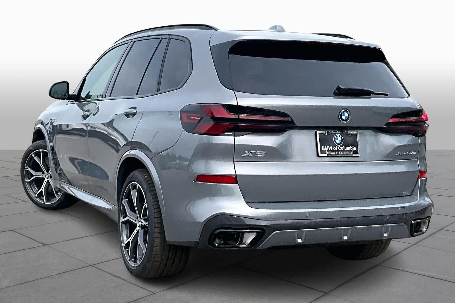New 2026 Skyscraper Grey Metallic BMW xDrive50e image 12