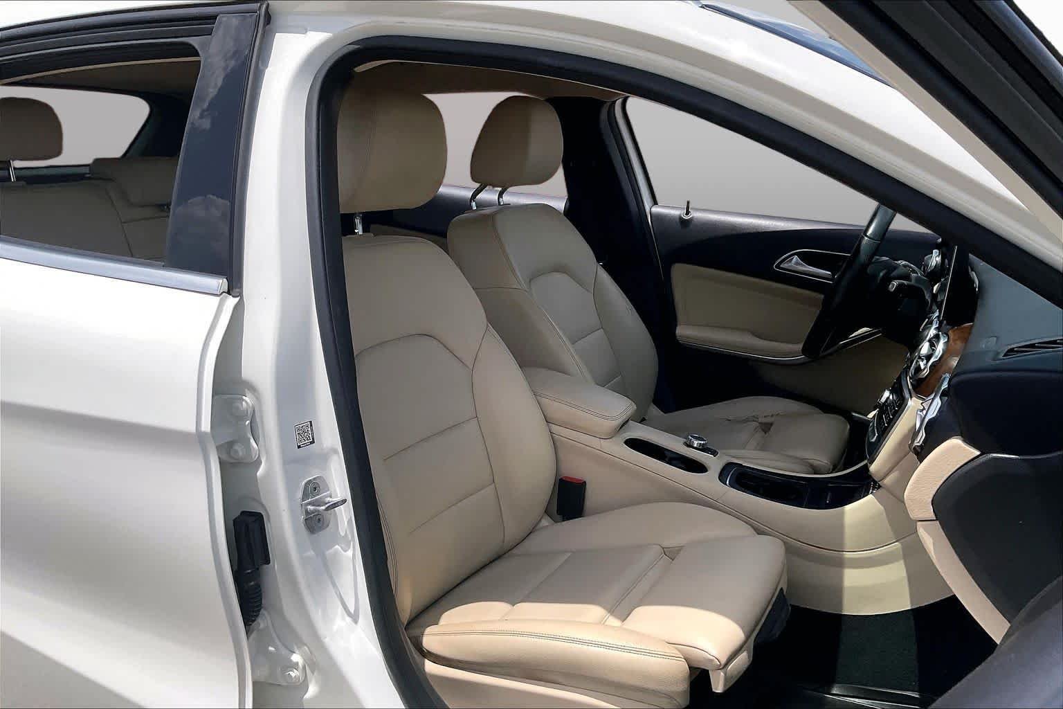 Used 2019 Polar White Mercedes-Benz GLA 250 image 9