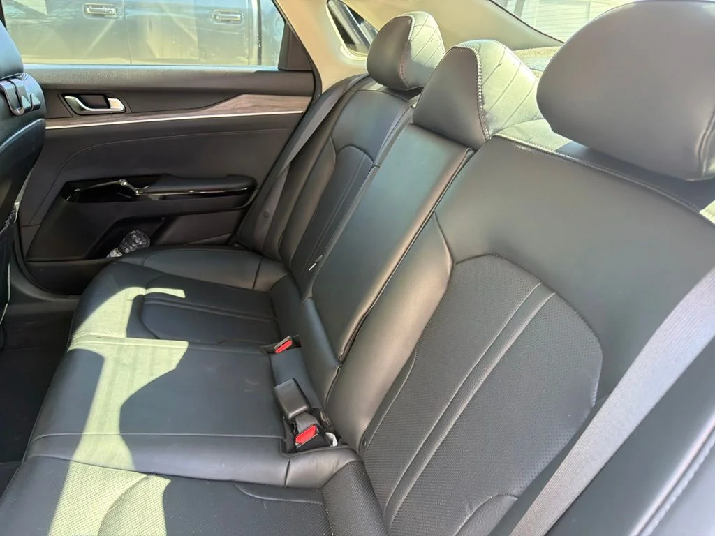 Used 2022 Ebony Black Kia EX image 11