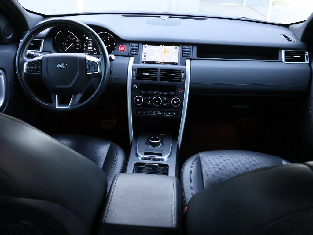 Used 2019  Land Rover  image 15